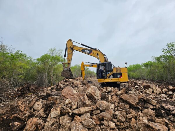 Excavadora CAT 321D LCR